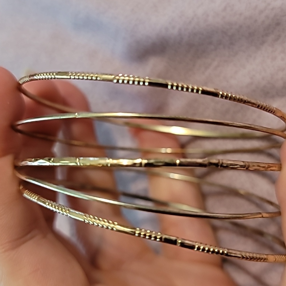 Set of 5 Golden Coloured Wire Bracelets (23)